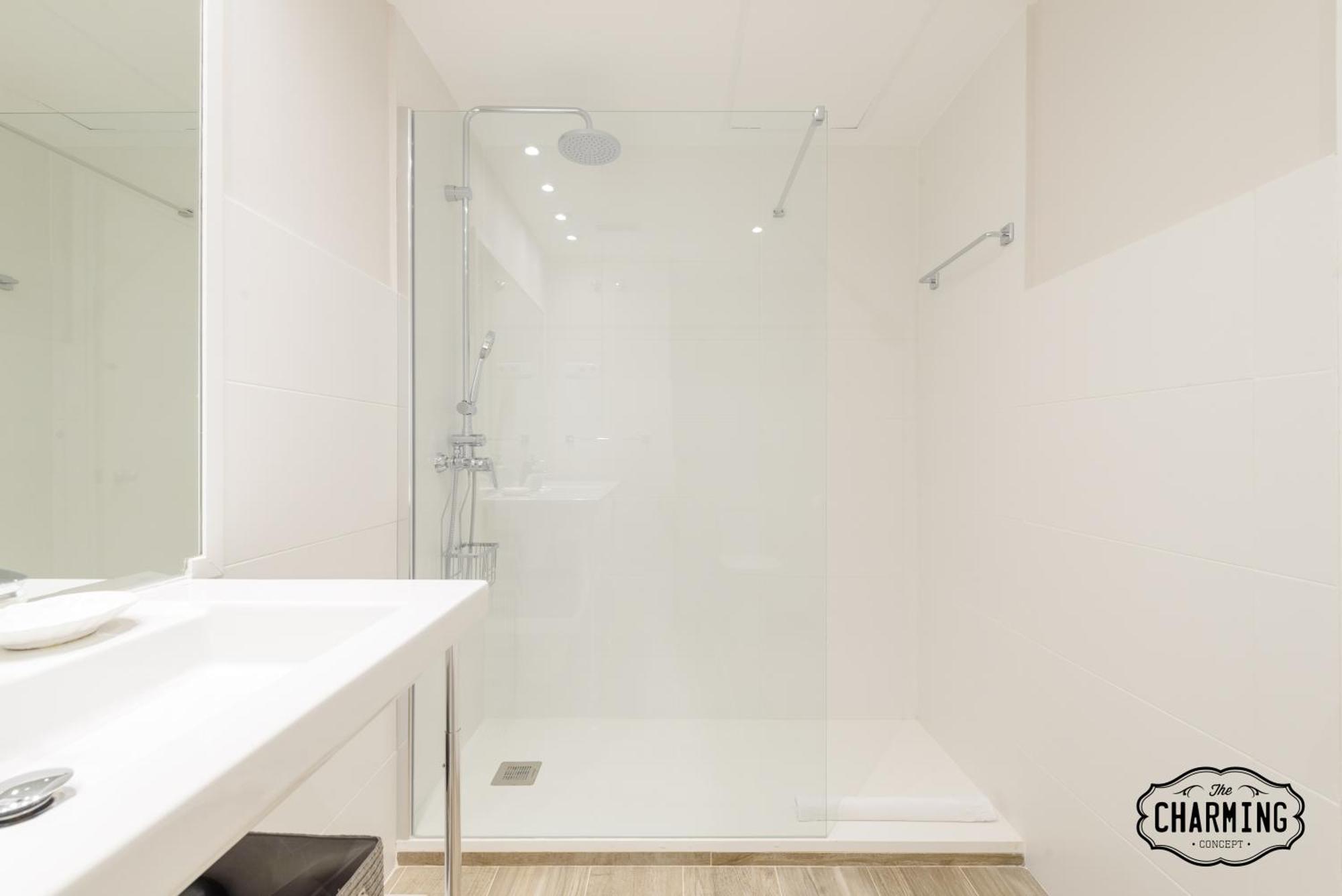 Apartamento Charming Eurobuilding 2 Terrace Exclusive - Plaza De Parking Madrid Exterior foto