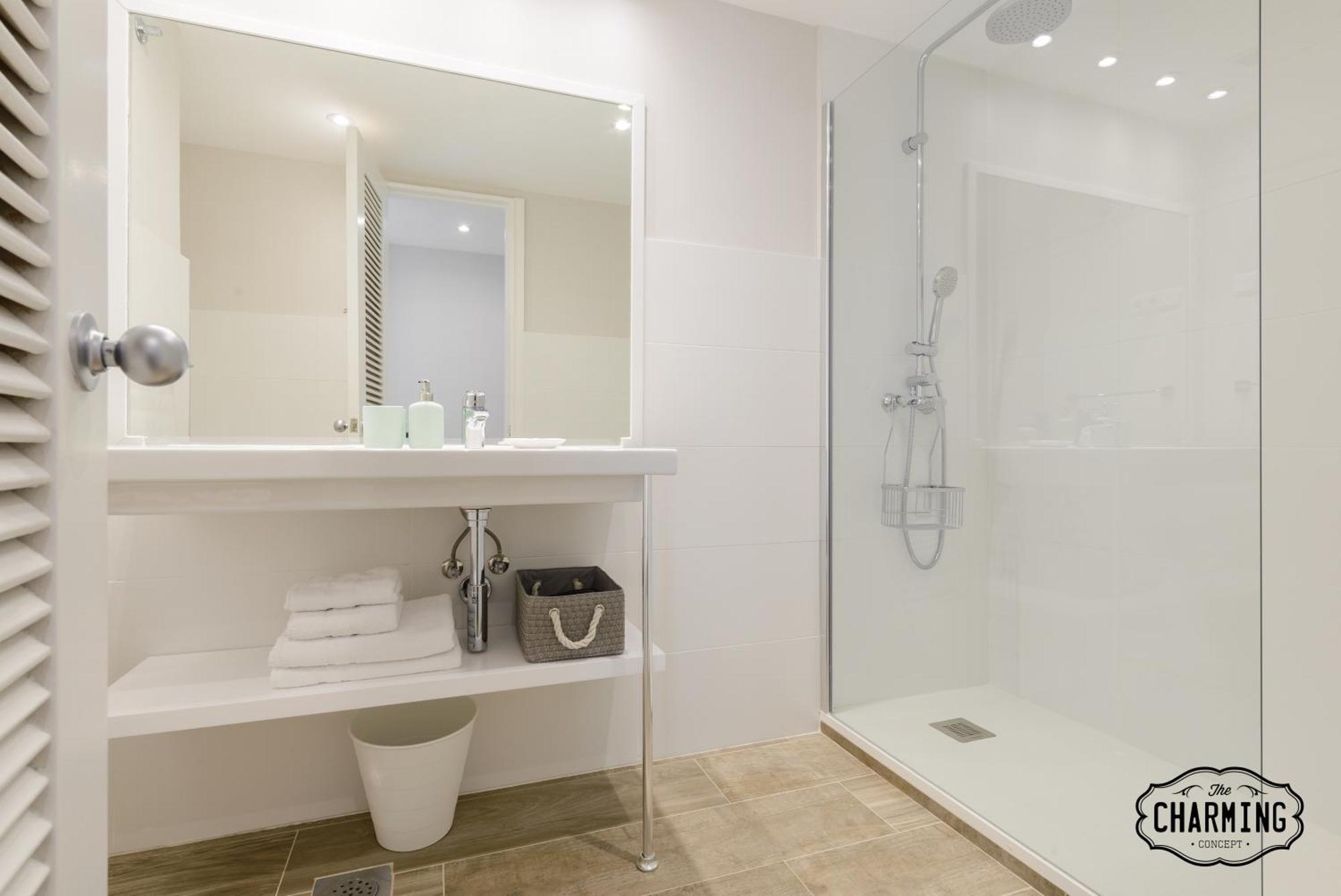 Apartamento Charming Eurobuilding 2 Terrace Exclusive - Plaza De Parking Madrid Exterior foto